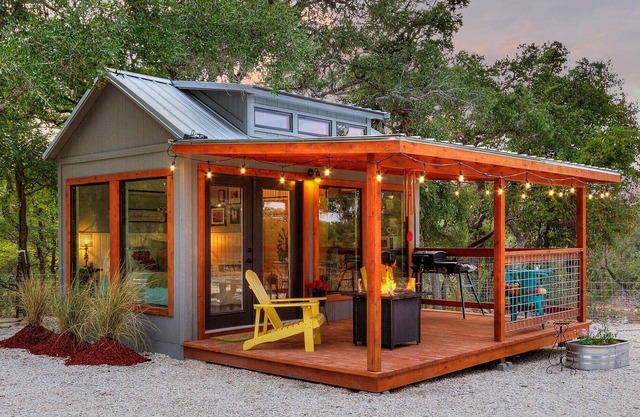 Secluded & Romantic Tiny Farmhouse Getaway