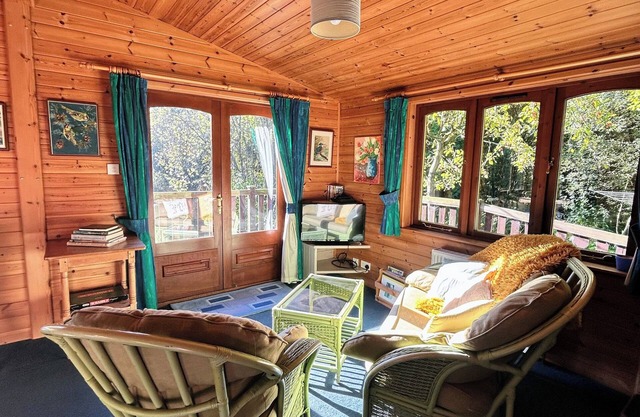 Secluded Rustic Lodge - A digital Detox Paradise