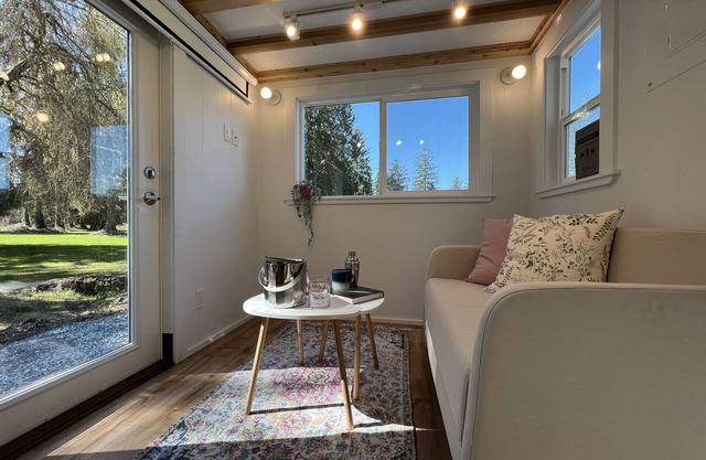 Secluded Tiny House on 20 Acres