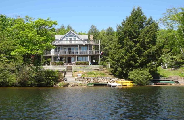 Secluded Vacation Home with direct lake frontage on Contoocook Lake in NH