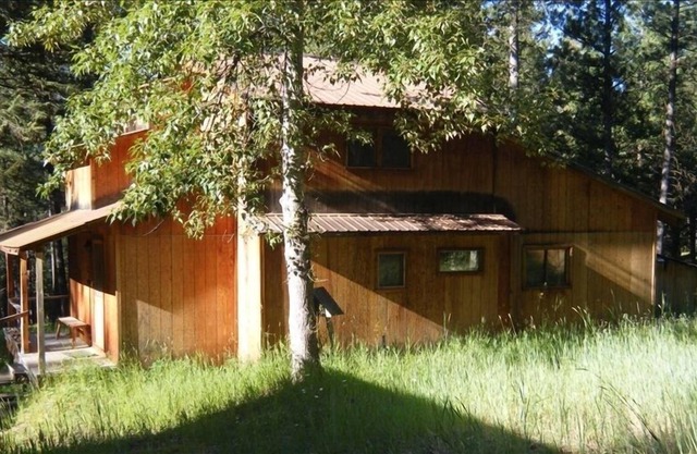 Seclusion and the great outdoors in this Bitterroot Haven