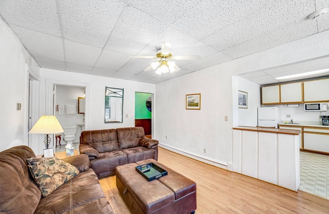 Second floor condo close to Keuka Lake with city view, fast WiFi, and balcony