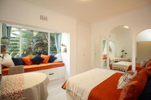 Secure, quiet, studio retreat in Green Point