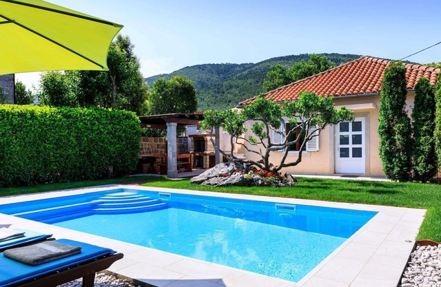 Sele - Two Bedroom Villa, Sleeps 4