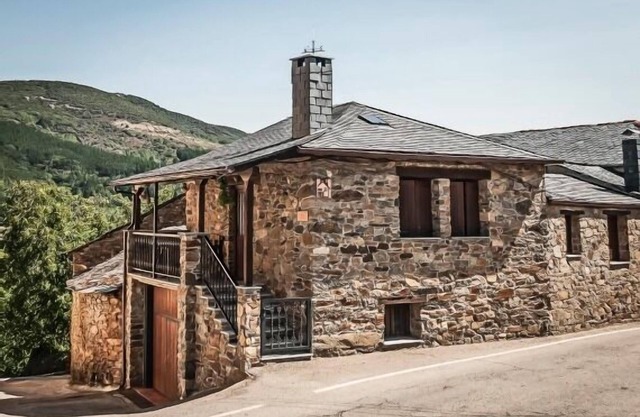 Self catering El Caleyo for 2 people