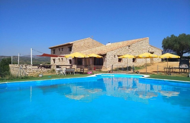 Self catering Masia Mas del Rey for 37 people