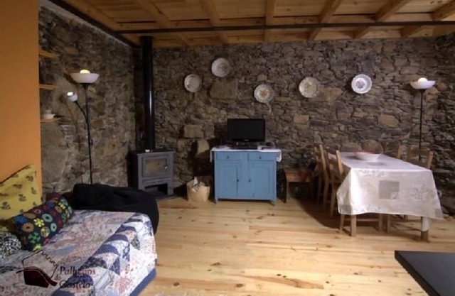 Self catering Palheiros do Castelo for 4 people