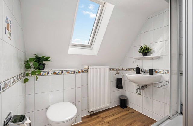 Self-check-in apartment with high-speed WiFi and free parking in the city center