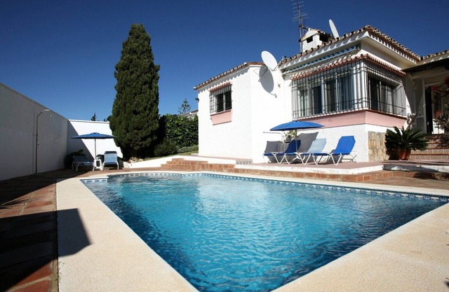 Semi-secluded 3 Bed, 2 bath Family Villa with Pool & Gardens