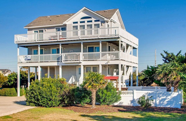 Semi-Soundfront Dog Friendly w/Pool, Hot Tub, Game Room, Community Boat Ramp