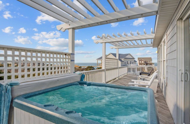 Semi-Soundfront w/Pool, Hot Tub, Game Room, Windsports Access, Cmty Boat Ramp