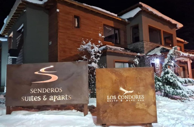 Senderos Aparts & Suites