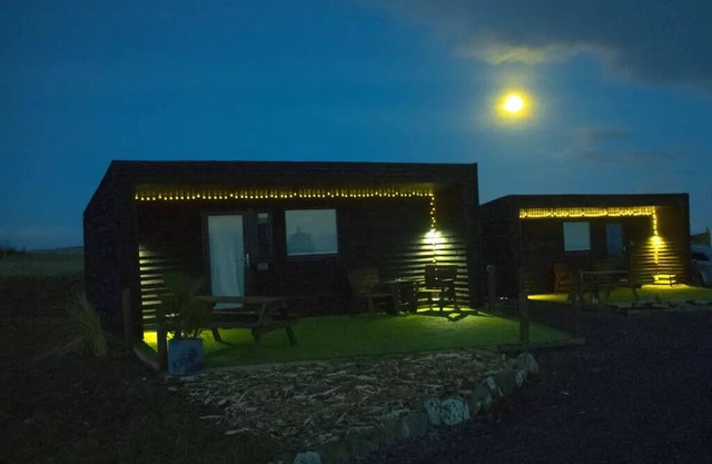 Senga - Cosy Coastal Cabin Sleep 4 + 2 Dogs