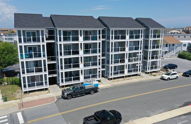 Senior week welcome! Walk to beach and boardwalk! 4 balconies