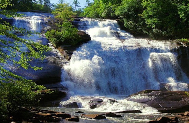 Sensational Waterfall Retreat- Hot Tub, Family/Pet Friendly near Asheville