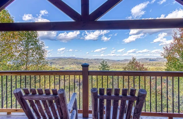 Sep 29-Oct 3 Open, Mountain's Edge, Bears*Bears*Bears, Secluded, Stunning Views, Fishing