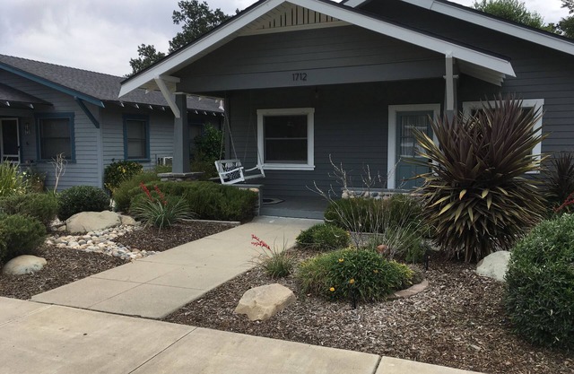 September deals! Walking distance to downtown! Great rates!