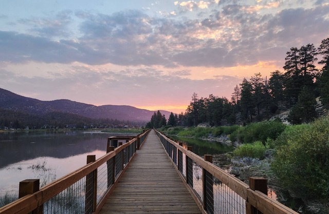 Serene 2/1 cabin in Moonridge -Great for families; Minutes from zoo!