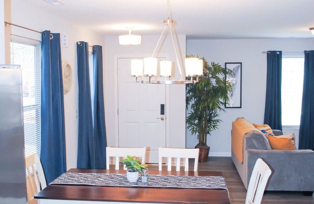Serene Beautiful Townhouse ~ 5min from PNC Arena