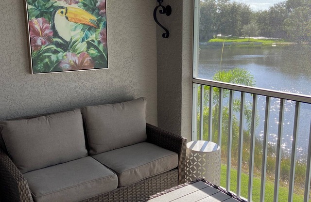 Serene Getaway-5min to ocean. Bonita Springs/Naples.