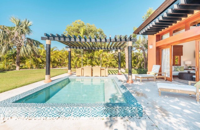 Serene Green Village Bungalow With Pool Oasis AA3