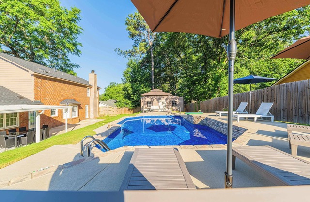Serene Modern Getaway | 4br | Private Pool | Games | FirePit