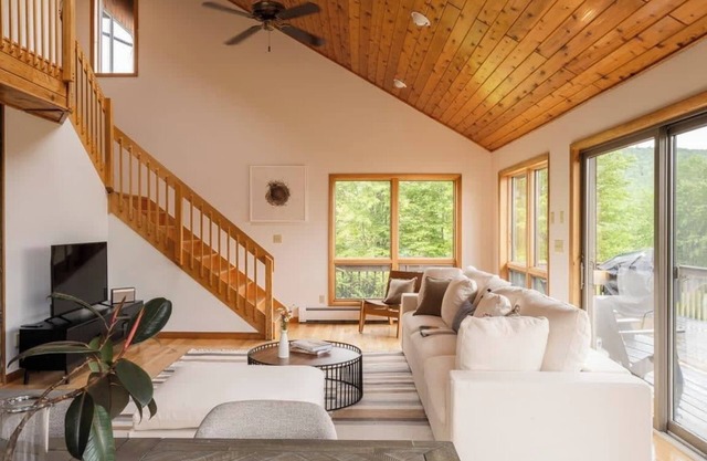 Serene Mountain Lodge w Stunning Views