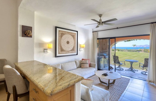 Serene Oceanfront Paradise Condo