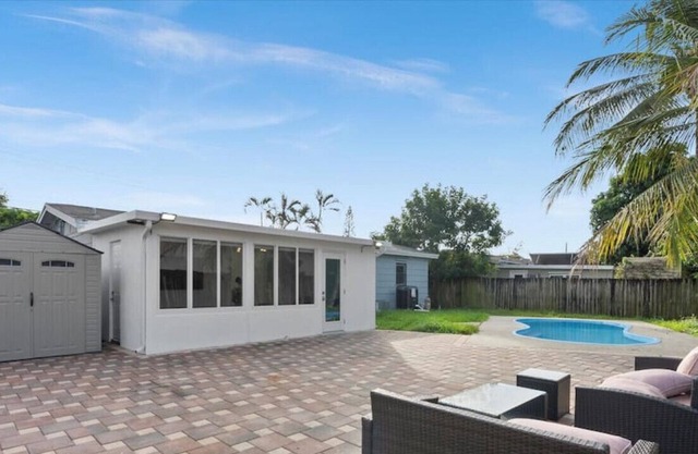 Serene Paradise: Stylish 4BR Haven HEATED POOL🌴😌