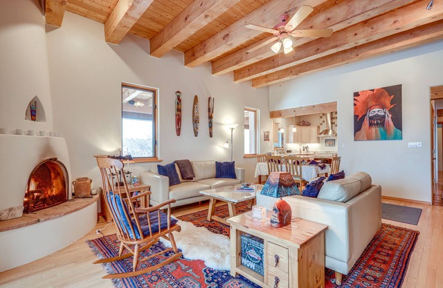Serene Santa Fe Getaway w/Hot Tub & Fireplace!