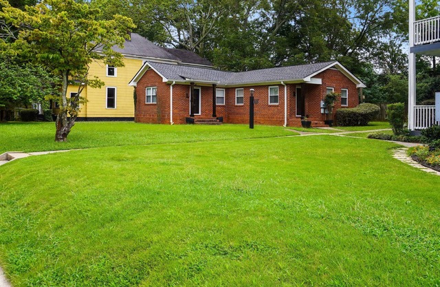 Serene, Southern Green Tea Living, ATL Airport 2.4 mi, GA Int Conv Center 1.5 mi