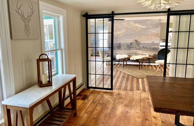 Serene Spacious Country Escape 200 Acres & Hiking!