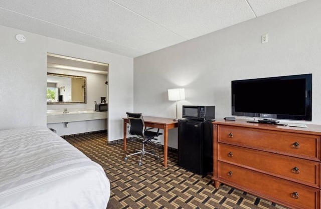 Serene Stay Near Jordan Knob, Free Parking, Pet Friendly