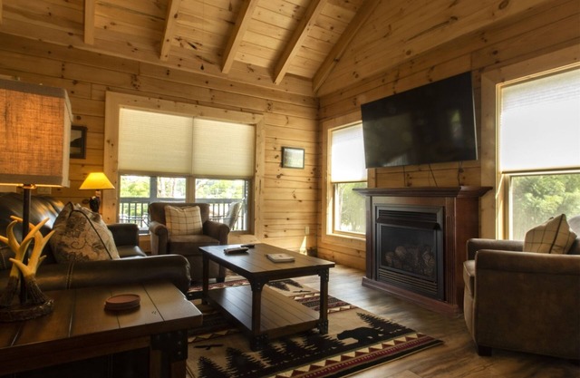 Serenity Cabin- Bryson Village
