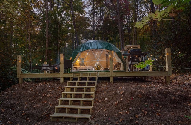 Serenity Dome, 20 minutes from downtown.
