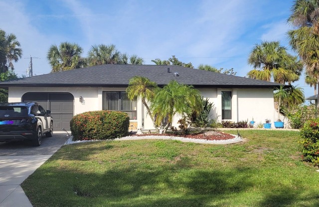 SERENITY NOW. SWFL COZY BUNGALOW, WITH A PRIVATE POOL - PET FRIENDLY