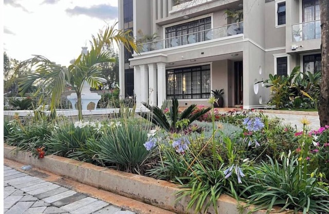 "Serenity Oaks: Cozy Ultra Modern Villas"nEscape to a tranquil oasis in Karenn