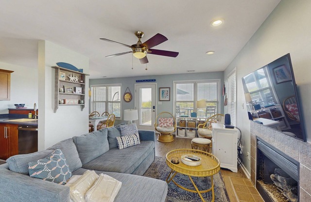 Serenity Point duplex with 180-degree water view & community pool - dog-friendly