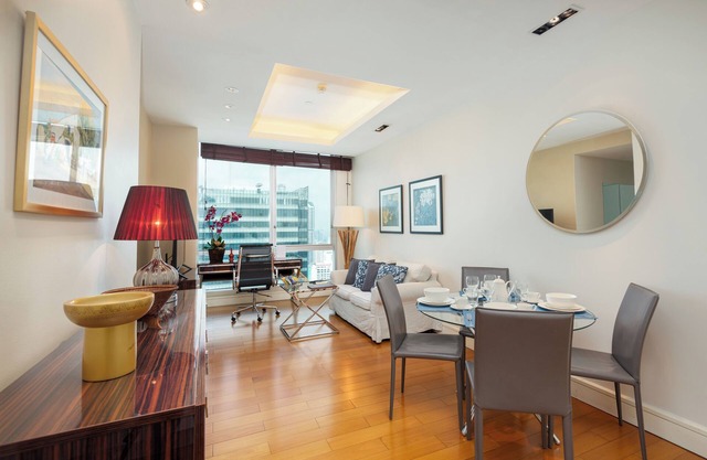 SERVICED 2 BED MODERN ORIENTAL SKYVILLA