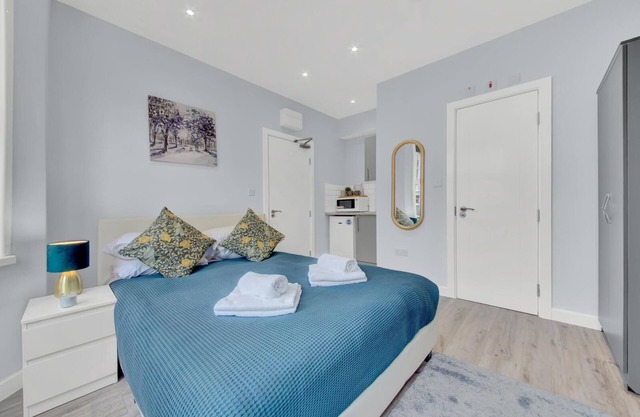 Serviced En-Suite West Drayton near Heathrow