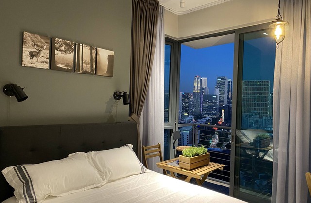 Serviced Studio with Stunning Views (S1)