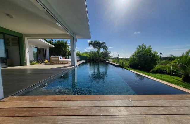 Set of 10 bedroom villas