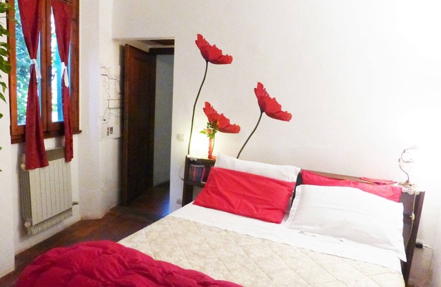 Settignano typical comfortable and independent Tuscan house, Florence Tuscany
