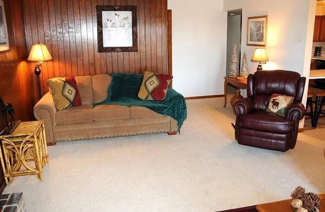 Seven Springs 2 Bedroom Standard Condo, Sleeps 10! by RedAwning