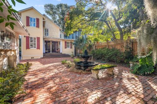 Sevilla Grand l Walk to DNTN l Outdoor Relaxation