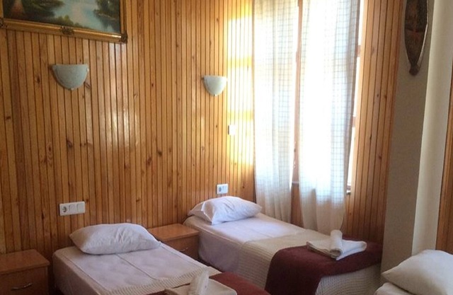 Sezgin Boutique Hotel 5Beds Room A/C,TV,fridge,pool,garden,free wi-fi & car park