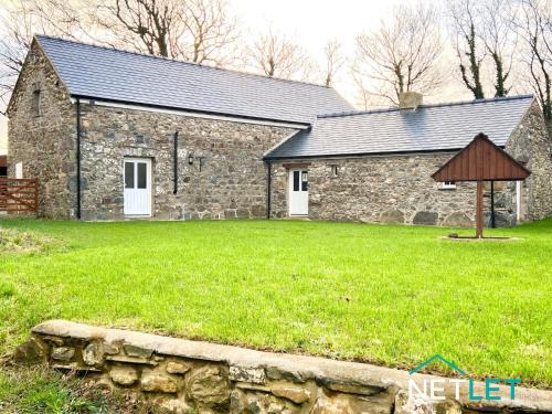 Sgubor Sgiwiff - Luxury Family Rural Retreat in Pembrokeshire