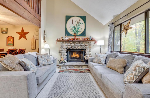 SHADY LEAF LODGE-Family Friendly Getaway - Arrowhead Lake, Poconos