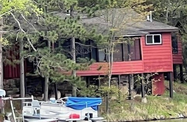 Shady Rest Cabin #5, Waterfront, Sand Beach, 2BD/2BTH, Playground, Firepit