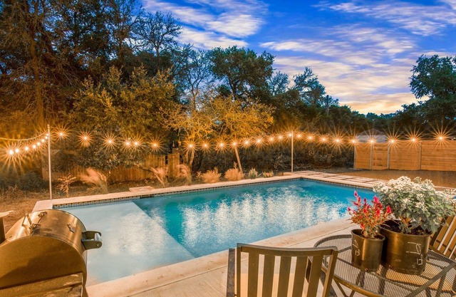 Shady Utopia l Heated Pool l Firepit